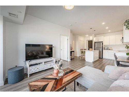 203-332 Gosling Gardens, Guelph, ON - Indoor Photo Showing Living Room