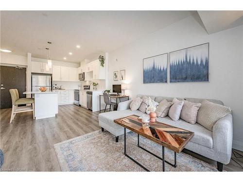 203-332 Gosling Gardens, Guelph, ON - Indoor Photo Showing Living Room