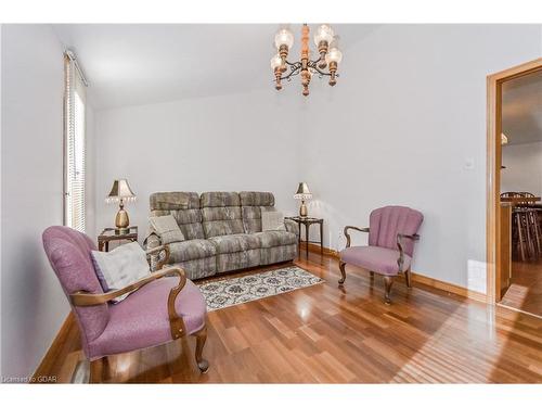 754238 2Nd Line Ehs, Mono, ON - Indoor Photo Showing Living Room