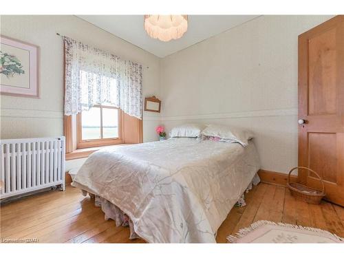 6086 5Th Line, Centre Wellington, ON - Indoor Photo Showing Bedroom