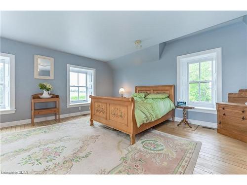 6086 5Th Line, Centre Wellington, ON - Indoor Photo Showing Bedroom