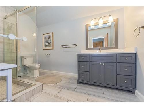 6086 5Th Line, Centre Wellington, ON - Indoor Photo Showing Bathroom