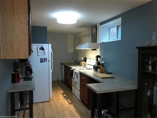 B-286 Grange Road, Guelph, ON - Indoor Photo Showing Kitchen