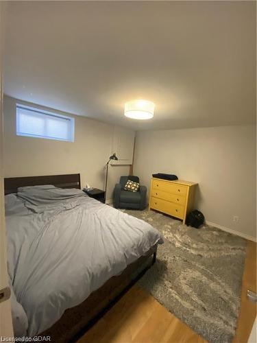 B-286 Grange Road, Guelph, ON - Indoor Photo Showing Bedroom