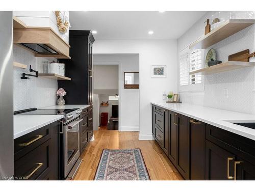 615 Turner Drive, Burlington, ON - Indoor Photo Showing Kitchen With Upgraded Kitchen