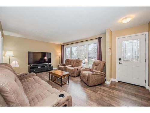 23 Dumbarton Street, Guelph, ON - Indoor Photo Showing Living Room