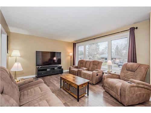 23 Dumbarton Street, Guelph, ON - Indoor Photo Showing Living Room