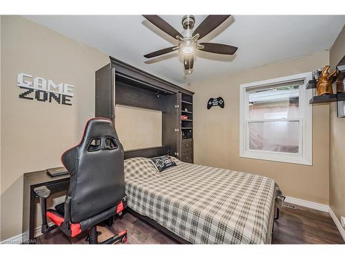 23 Dumbarton Street, Guelph, ON - Indoor Photo Showing Bedroom