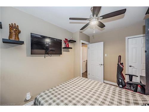 23 Dumbarton Street, Guelph, ON - Indoor Photo Showing Bedroom