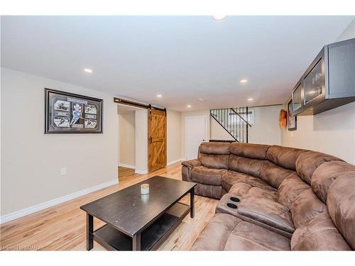 23 Dumbarton Street, Guelph, ON - Indoor Photo Showing Living Room