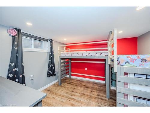 23 Dumbarton Street, Guelph, ON - Indoor Photo Showing Bedroom