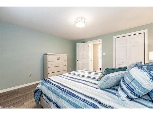 8-1550 Gordon Street, Guelph, ON - Indoor Photo Showing Living Room