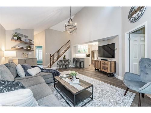 8-1550 Gordon Street, Guelph, ON - Indoor Photo Showing Living Room