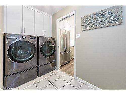 8-1550 Gordon Street, Guelph, ON - Indoor Photo Showing Laundry Room