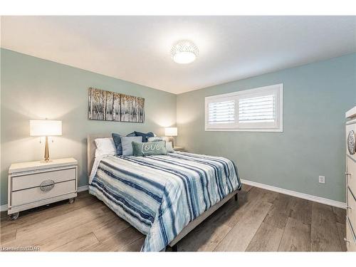 8-1550 Gordon Street, Guelph, ON - Indoor Photo Showing Bedroom