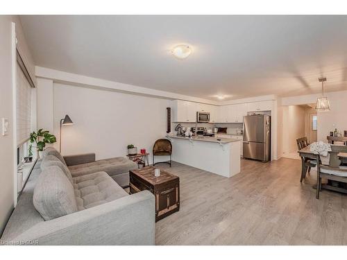 26 Skinner Drive, Guelph, ON - Indoor Photo Showing Living Room