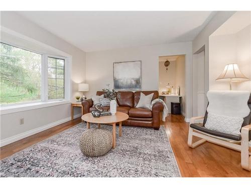 6224 Fifth Line, Fergus, ON - Indoor Photo Showing Living Room