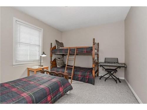 6224 Fifth Line, Fergus, ON - Indoor Photo Showing Bedroom