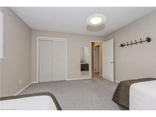 6224 Fifth Line, Fergus, ON - Indoor Photo Showing Bedroom