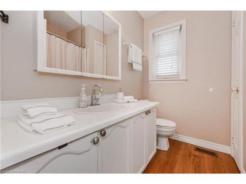 6224 Fifth Line, Fergus, ON - Indoor Photo Showing Bathroom