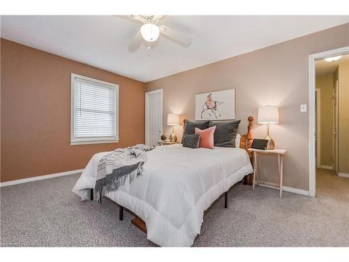 6224 Fifth Line, Fergus, ON - Indoor Photo Showing Bedroom