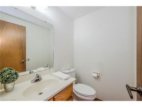 8 Smart Street, Guelph, ON - Indoor Photo Showing Bathroom