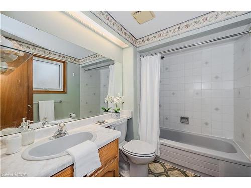 8 Smart Street, Guelph, ON - Indoor Photo Showing Bathroom