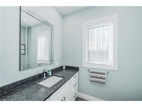 129 Ruth Anne Place, Moorefield, ON - Indoor Photo Showing Bathroom