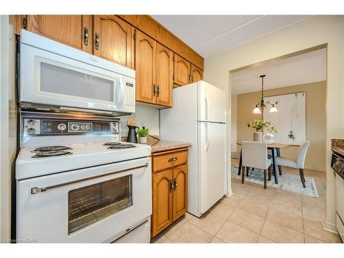 207-8 Christopher Court, Guelph, ON - Indoor Photo Showing Kitchen