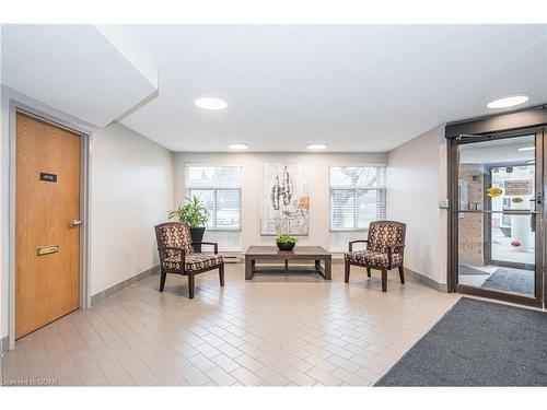 207-8 Christopher Court, Guelph, ON - Indoor