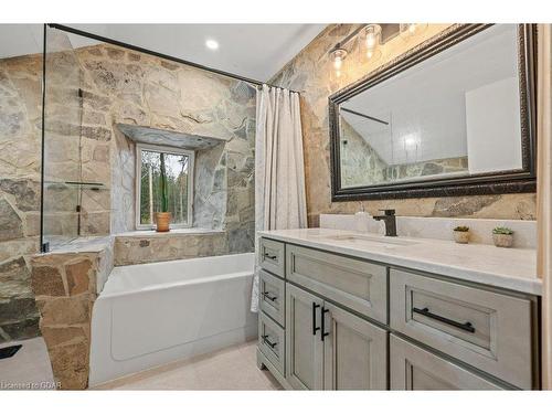 13567 Second Line, Milton, ON - Indoor Photo Showing Bathroom