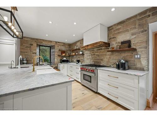 13567 Second Line, Milton, ON - Indoor Photo Showing Kitchen With Upgraded Kitchen