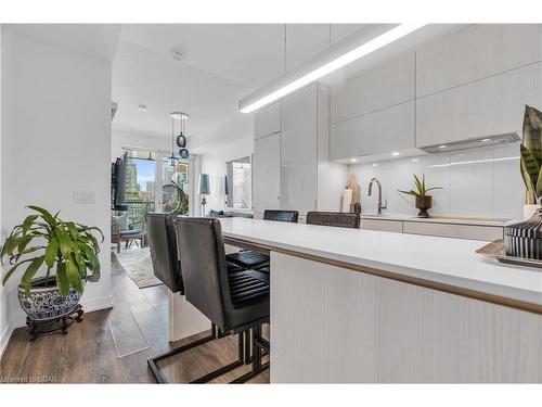 910-15 Lower Jarvis Street, Toronto, ON - Indoor Photo Showing Kitchen With Upgraded Kitchen