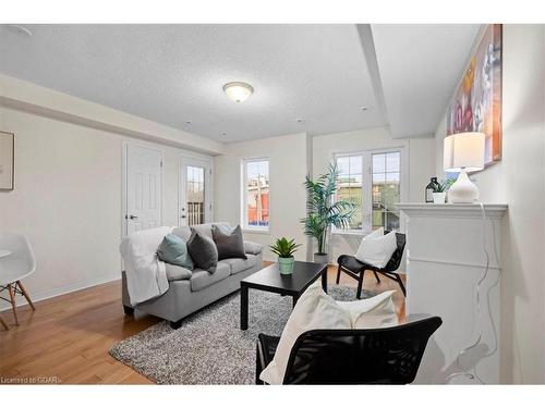 34-5 Armstrong Street Street, Orangeville, ON - Indoor Photo Showing Living Room