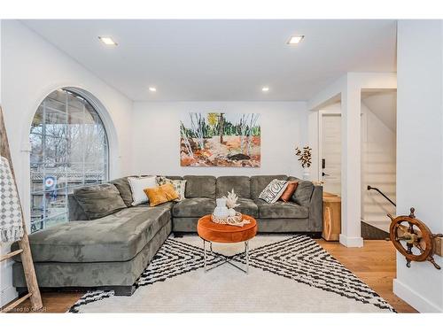 184 Dufferin St Street, Guelph, ON - Indoor Photo Showing Living Room