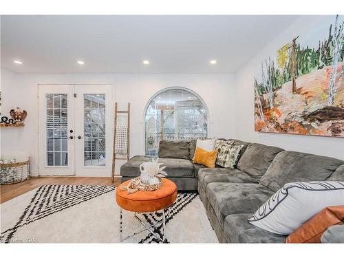 184 Dufferin St Street, Guelph, ON - Indoor Photo Showing Living Room