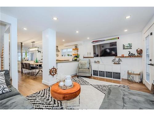 184 Dufferin St Street, Guelph, ON - Indoor Photo Showing Living Room