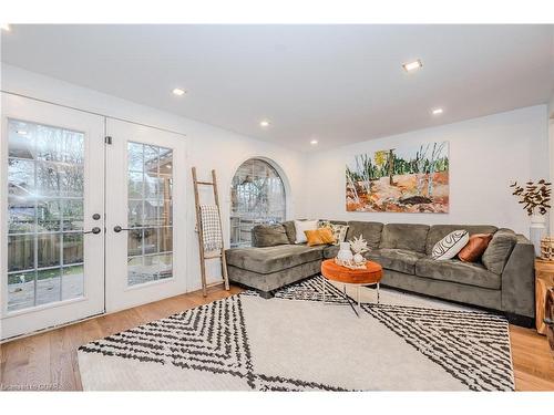 184 Dufferin St Street, Guelph, ON - Indoor Photo Showing Living Room