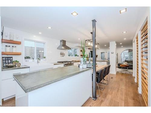 184 Dufferin St Street, Guelph, ON - Indoor Photo Showing Kitchen With Upgraded Kitchen