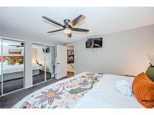 184 Dufferin St Street, Guelph, ON - Indoor Photo Showing Bedroom