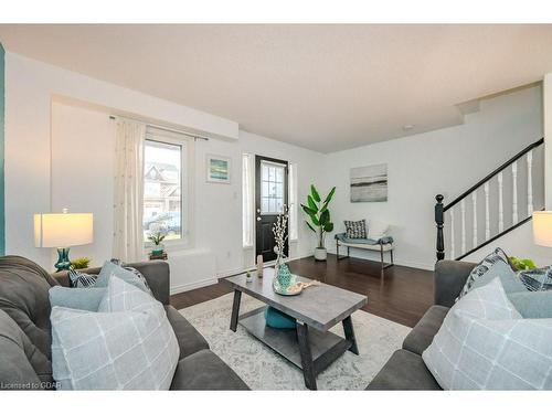 77-920 Edinburgh Road S, Guelph, ON - Indoor Photo Showing Living Room