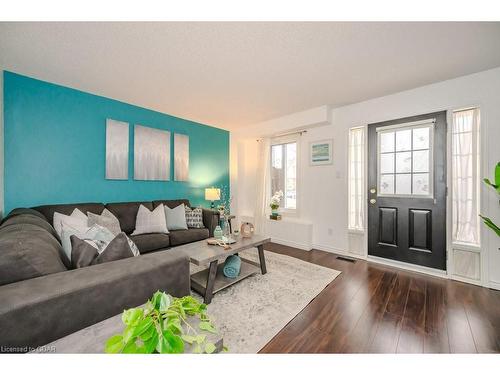 77-920 Edinburgh Road S, Guelph, ON - Indoor Photo Showing Living Room