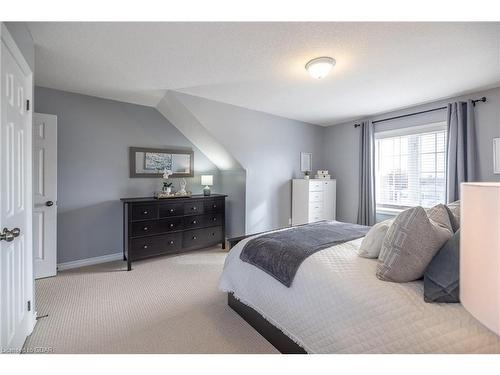 622 B Woodlawn Road E, Guelph, ON - Indoor Photo Showing Bedroom