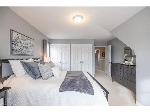 622 B Woodlawn Road E, Guelph, ON - Indoor Photo Showing Bedroom