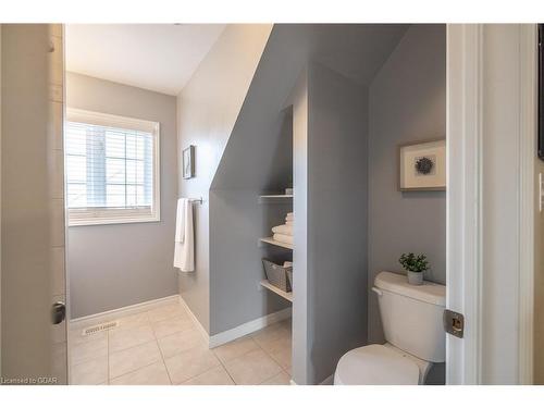 622 B Woodlawn Road E, Guelph, ON - Indoor Photo Showing Bathroom