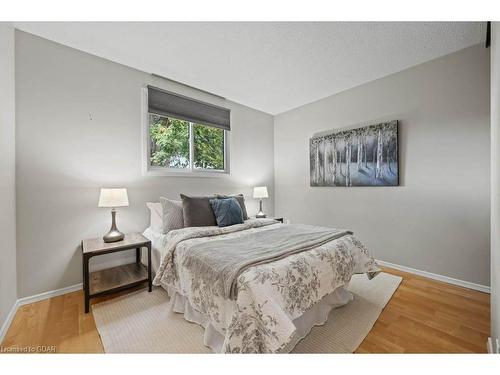 14 Avra Court, Guelph, ON - Indoor Photo Showing Bedroom