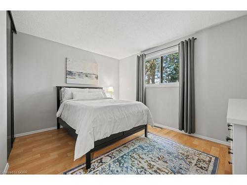 14 Avra Court, Guelph, ON - Indoor Photo Showing Bedroom