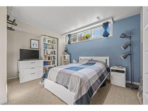 14 Avra Court, Guelph, ON - Indoor Photo Showing Bedroom