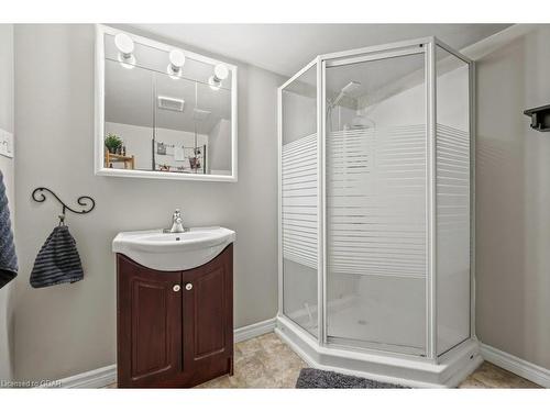 14 Avra Court, Guelph, ON - Indoor Photo Showing Bathroom