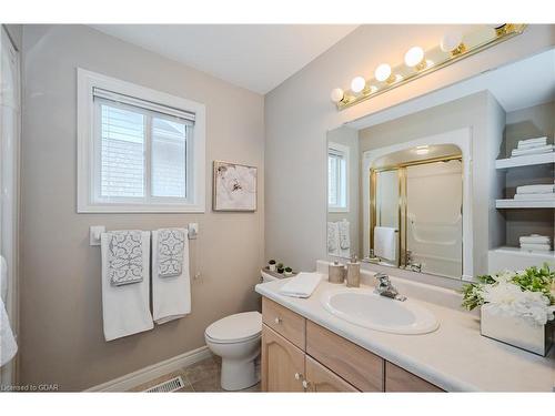 20 Honeysuckle Drive, Guelph, ON - Indoor Photo Showing Bathroom